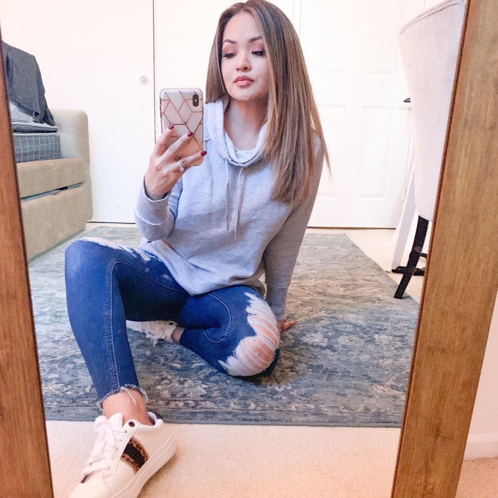 SOLD❤️Cowl Neck Super Comfy Sweatshirt